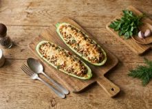 Фаршированные кабачки с мясом и овощами