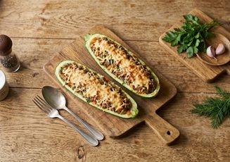 Фаршированные кабачки с мясом и овощами